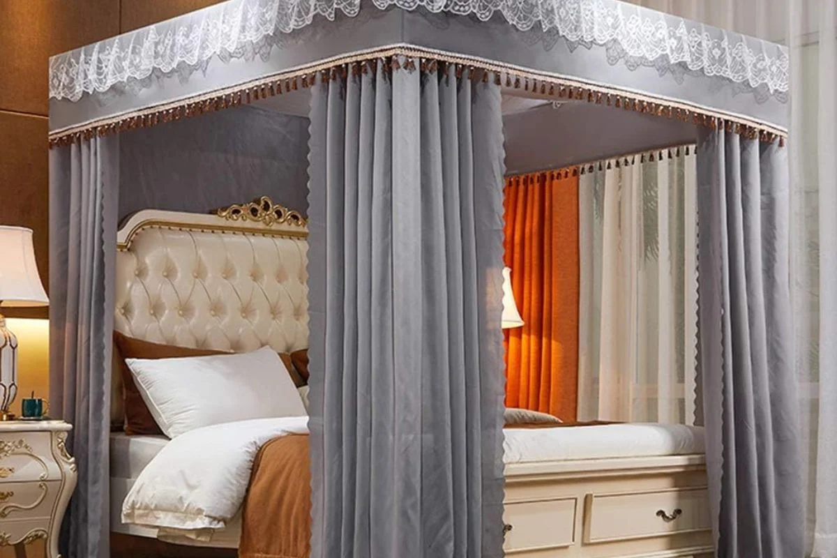 Bed-Curtains