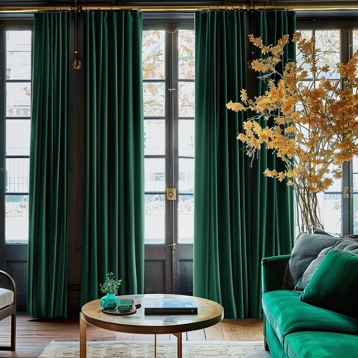 green curtains s3