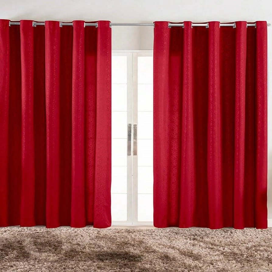 red curtains s1