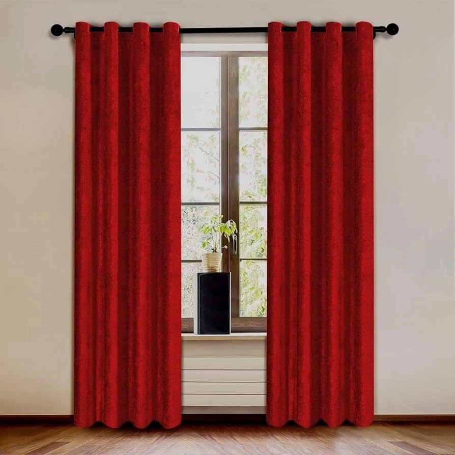 red curtains s7