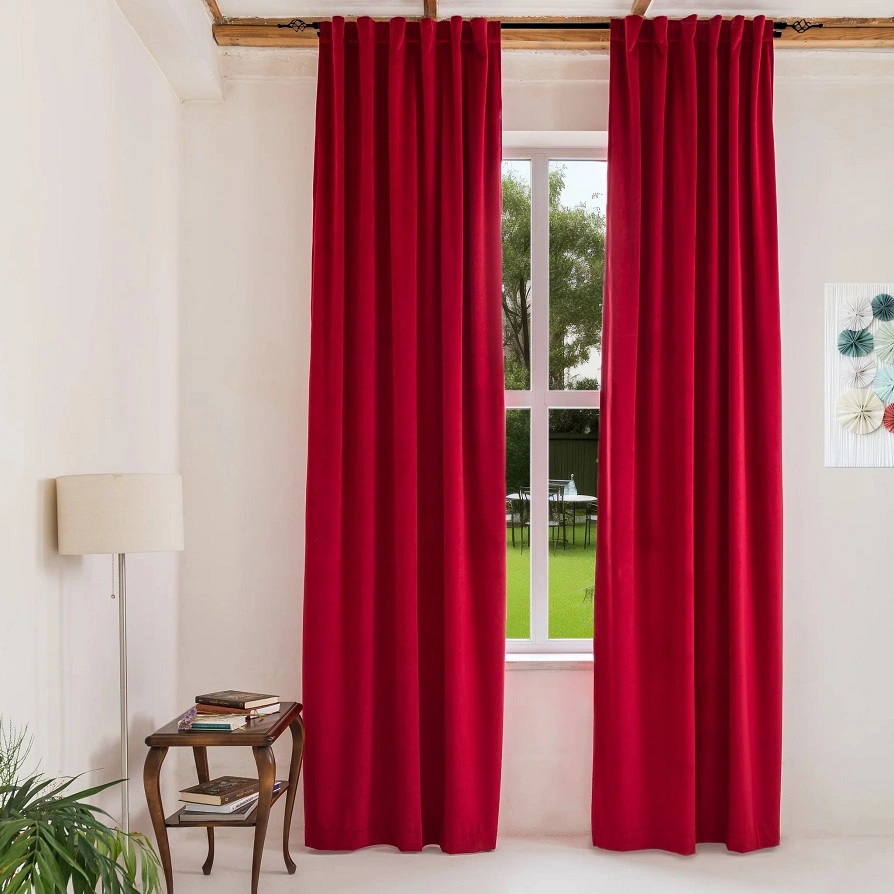 red curtains s8